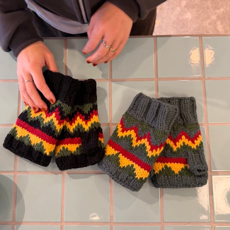 Lakhays / ZIG ZAG RASTA ARM WARMER
