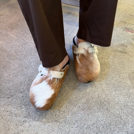 JAWANDI / GOAT FUR CLOG SANDAL