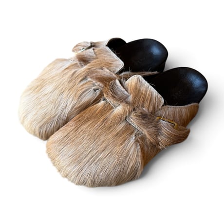 JAWANDI / GOAT FUR CLOG SANDAL