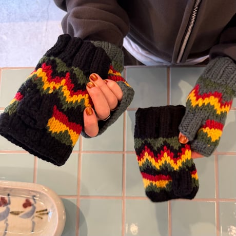 Lakhays / ZIG ZAG RASTA ARM WARMER
