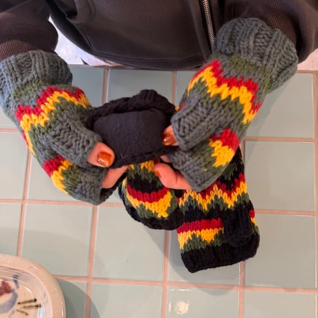 Lakhays / ZIG ZAG RASTA ARM WARMER