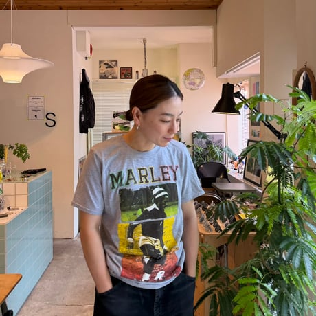MUSIC TEE / BOB MARLEY FOOTBALL TEXT