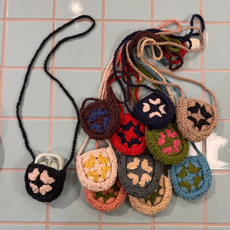 MacMahon Knitting Mills  / Small Case-Necklace