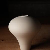 白磁花入梅瓶 / 内田智裕 TOMOHIRO UCHIDA