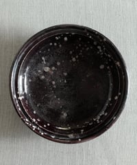 ワイン色の大鉢