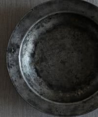 ピュータの中皿