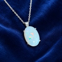 天然ホワイトオパール ネックレス｜大粒オーバル・虹色の遊色｜シルバー925