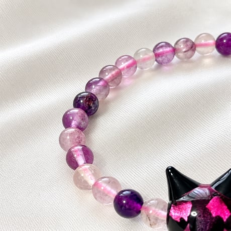 【大人からお子様まで】ホタルガラス（猫玉）の天然石ブレスレット｜天然ピンクフローライト