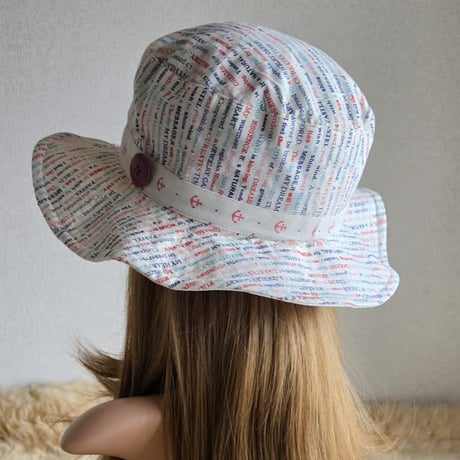 ★自分らしくアレンジ hat ★約60.5㎝★レッドイカリ柄×カラー英文字