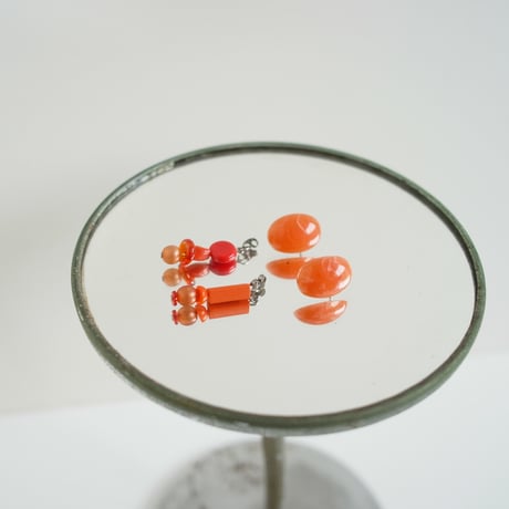 キャッチピアス　Red orange