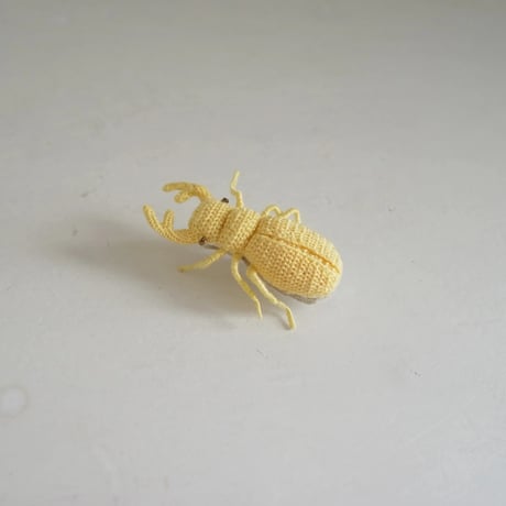 クワガタ　イエロー