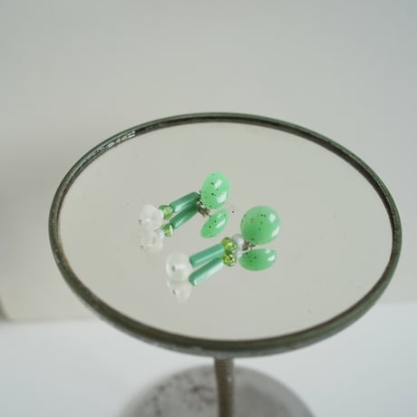 キャッチピアス　Light green