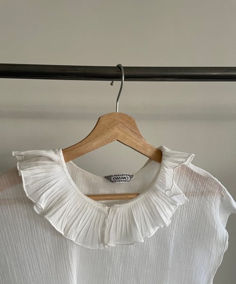 ruffle collar blouse