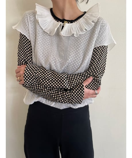 ruffle collar blouse