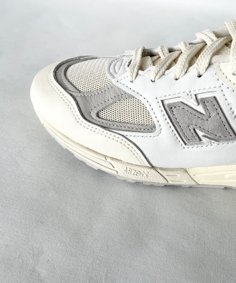 DEAD STOCK New Balance 990 V2 / Sea Salt