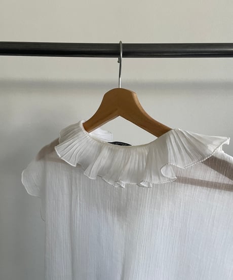 ruffle collar blouse
