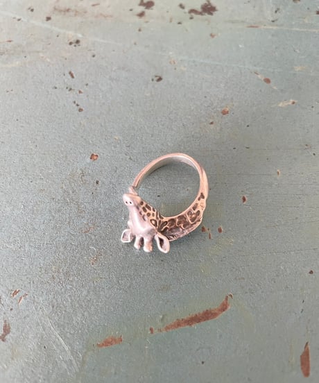 Vintage silver giraffe ring