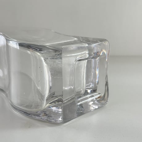curved wave vase 80-90s