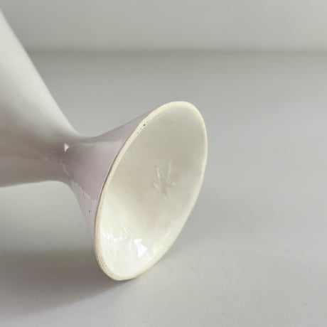 <AYA COURVOISIER> goblet SOURCE-white