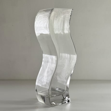 curved wave vase 80-90s