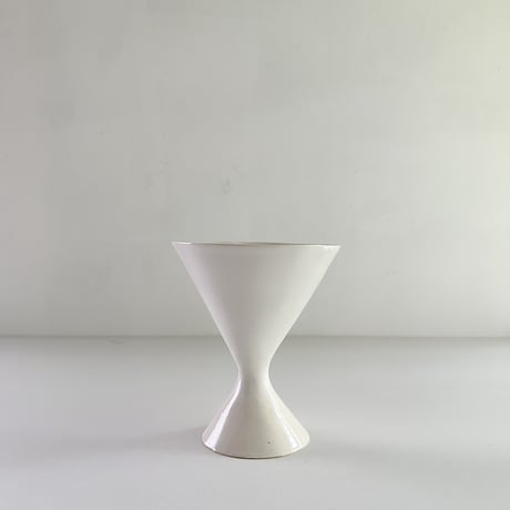 <AYA COURVOISIER> goblet SOURCE-white