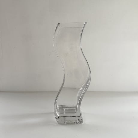 curved wave vase 80-90s