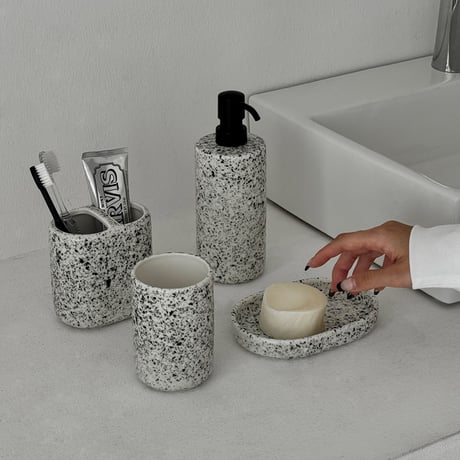 予約販売11月中旬～11月下旬頃発送予定　toiletries-03007　stone texture バスルームアクセサリー 4点セット