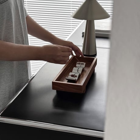 tray-03152　天然木 脚付きディスプレイトレイ