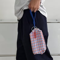 予約販売9月中旬～9月下旬頃発送予定　pouch-03011　ストラップ ＆ キーホルダー付き チェック柄 マルチポーチ ペンケース
