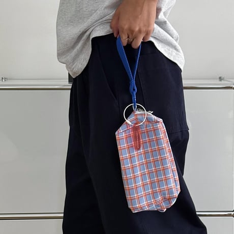 予約販売9月中旬～9月下旬頃発送予定　pouch-03011　ストラップ ＆ キーホルダー付き チェック柄 マルチポーチ ペンケース
