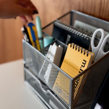 予約販売9月下旬～10月上旬頃発送予定　stationery-03062　メタルメッシュ ワイド デスクオーガナイザー シルバー