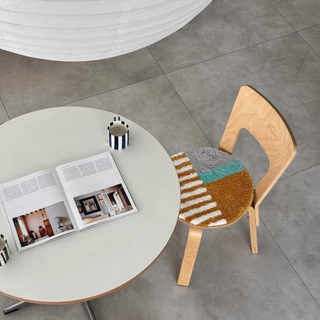 予約販売9月中旬～9月下旬頃発送予定　chairpad-03005　アート＆ストーリー ラウンドチェアパッド 40cm×40cm