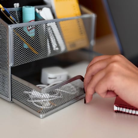 予約販売9月下旬～10月上旬頃発送予定　stationery-03062　メタルメッシュ ワイド デスクオーガナイザー シルバー