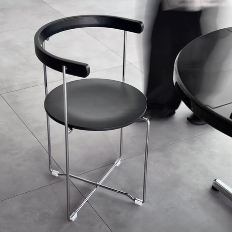 予約販売11月中旬～11月下旬頃発送予定　chair-03118　カーブアーム フォールディングチェア ブラック