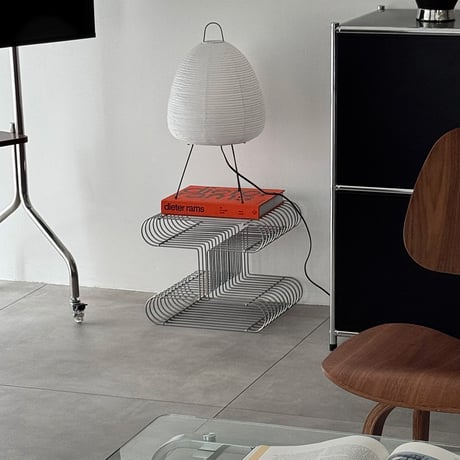 table-03238　工-shaped ワイヤーラック サイドテーブル マガジンラック シルバー
