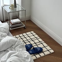 予約販売9月下旬～10月上旬頃発送予定　rug-03115　グリッドデザイン オフホワイト×ブラック ラグ 50cm×80cm