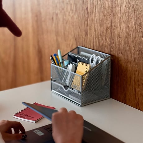 予約販売9月下旬～10月上旬頃発送予定　stationery-03062　メタルメッシュ ワイド デスクオーガナイザー シルバー