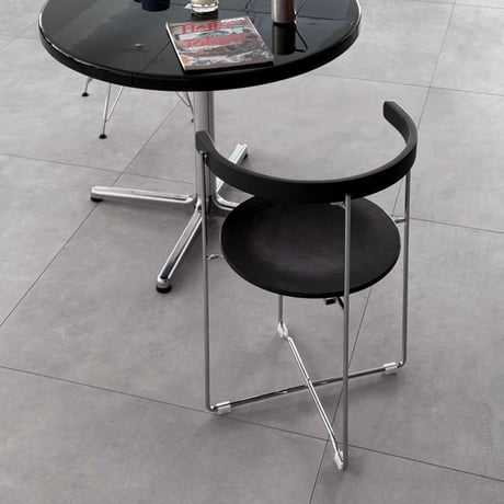 予約販売11月中旬～11月下旬頃発送予定　chair-03118　カーブアーム フォールディングチェア ブラック
