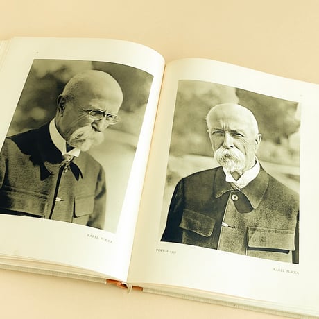 『Masaryk ve fotografii』カレル・チャペック（Karel Capek） 1931年