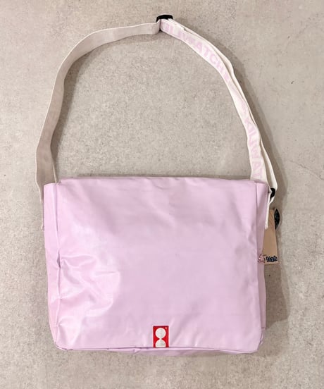 Vintage/Deadstock KILIWATCH Pale Pink Lip Design Messenger Bag