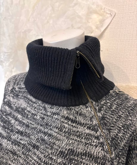 Vintage/Deadstock CASUCCI Girl Graphic & Zipper Design Sweater M