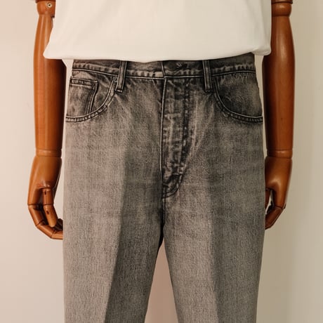 AURALEE｜FADED HEAVY DENIM CENTER-PLEATED PANTS