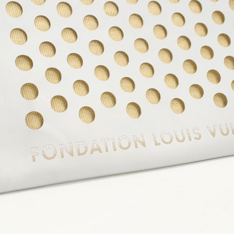 🎀フォンダシオン ルイヴィトン FONDATION LOUIS VUITTON クラッチバッグ ポーチ 2000000023557 レディース シルバー