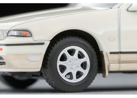 トミーテック 1/64 TLV-N319c 日産 セフィーロ タウンライドSV（白／ベージュ）91年式