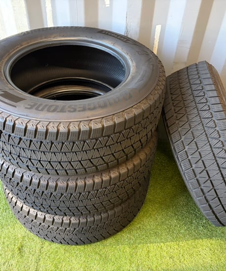 【中古品】ラングラー用スタッドレスタイヤ