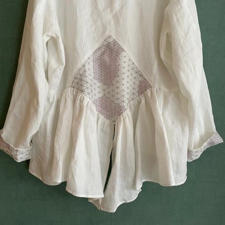 バックダイヤ・トップス【OW】Linen gathered top