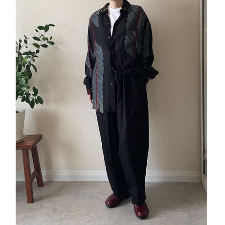 矢羽柄のシャツ/ Arrow feather pattern shirt
