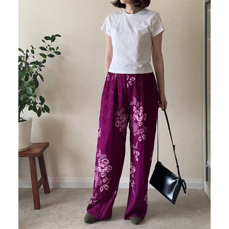 「絞りストレートパンツ」 Magenta straight-leg pants