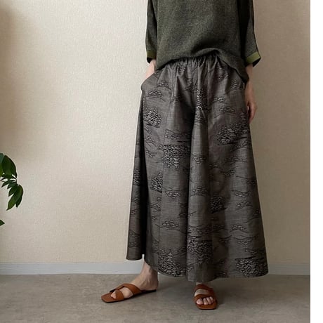 『里山・大島紬フレアパンツ』Oshima Tsumugi Flared Pants