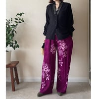 「絞りストレートパンツ」 Magenta straight-leg pants